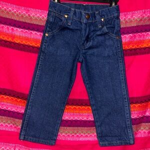 Boys size 3T cowboy cut Wrangler jeans in indigo wash
